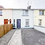 بيت للعطل Townhouse With Super Location كيلارني