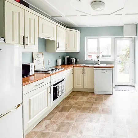Townhouse With Super Location Nyaraló Cill Airne