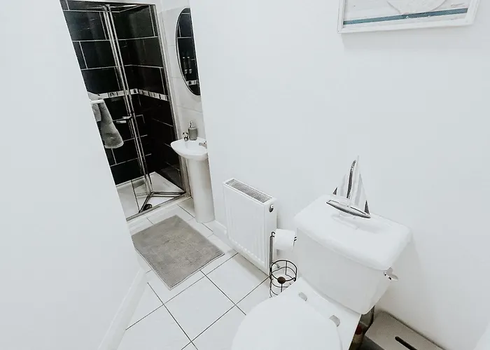 Townhouse With Super Location * Килларни