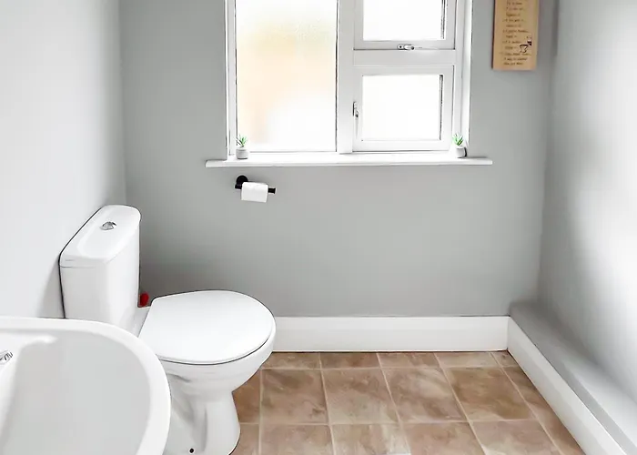 Townhouse With Super Location